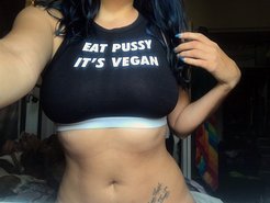 eat pussy it's vegan