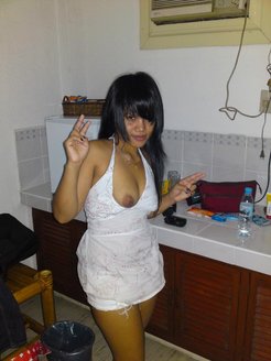 Thai girlfriend fully nude