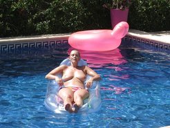 Hot UK MILF Patricia topless in the pool