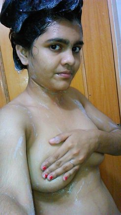 Almost nude indian GF show her secret photos
