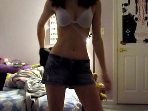 Amateur girl Jessi strip dancing via skype