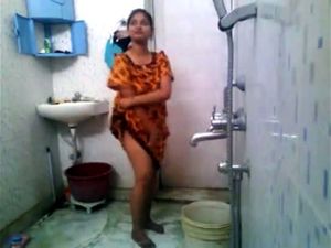 Sexy Indian College girl nude in hostel...