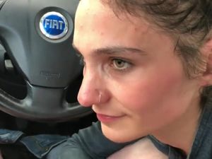 European whore gives car blowjob and facal...