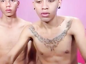 How twinks fuck on cam