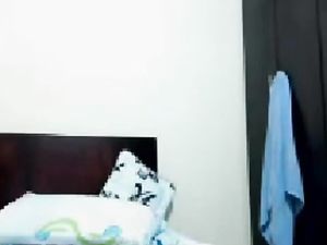 filipina web cam fingering (part 2)