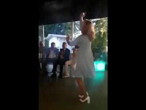 Sexy drunk mom flashes her cunt at a wedding!