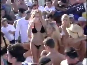 public sex fest in the swimming pool